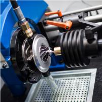 Do wyważenia turbosprężarki używamy specjalistycznych maszyn CIMAT CMT 48 TR i CIMAT CMT 48 VSR.